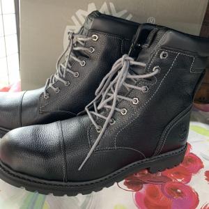 超特价：Timberland添柏岚 防水经典黑色 亚洲M（窄）版男靴28.0cm（展示品，微使用感，介意勿拍）