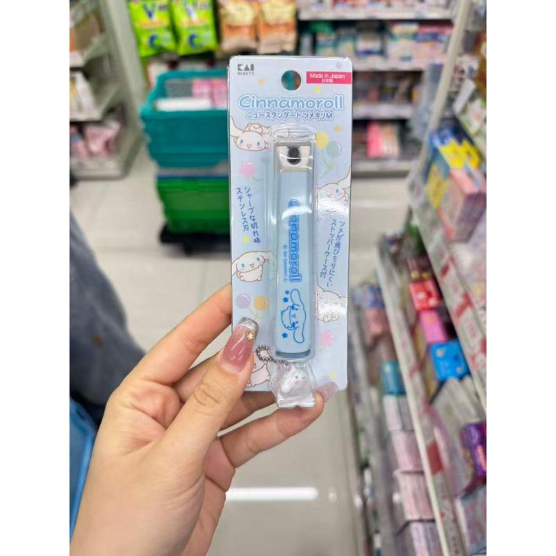 KAI贝印 蓝色玉桂狗吊坠款指甲剪指甲刀 M码